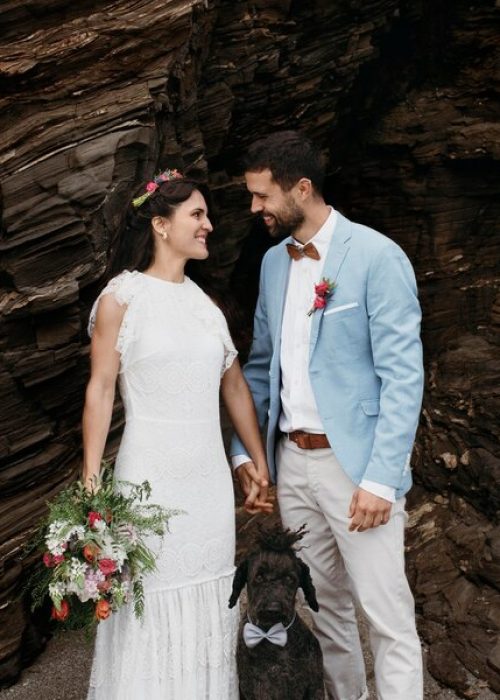 hermosa-pareja-celebrando-su-boda-playa_23-2149003504